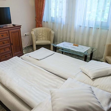 Bl Luxus Apartman Szegedin Exterior foto
